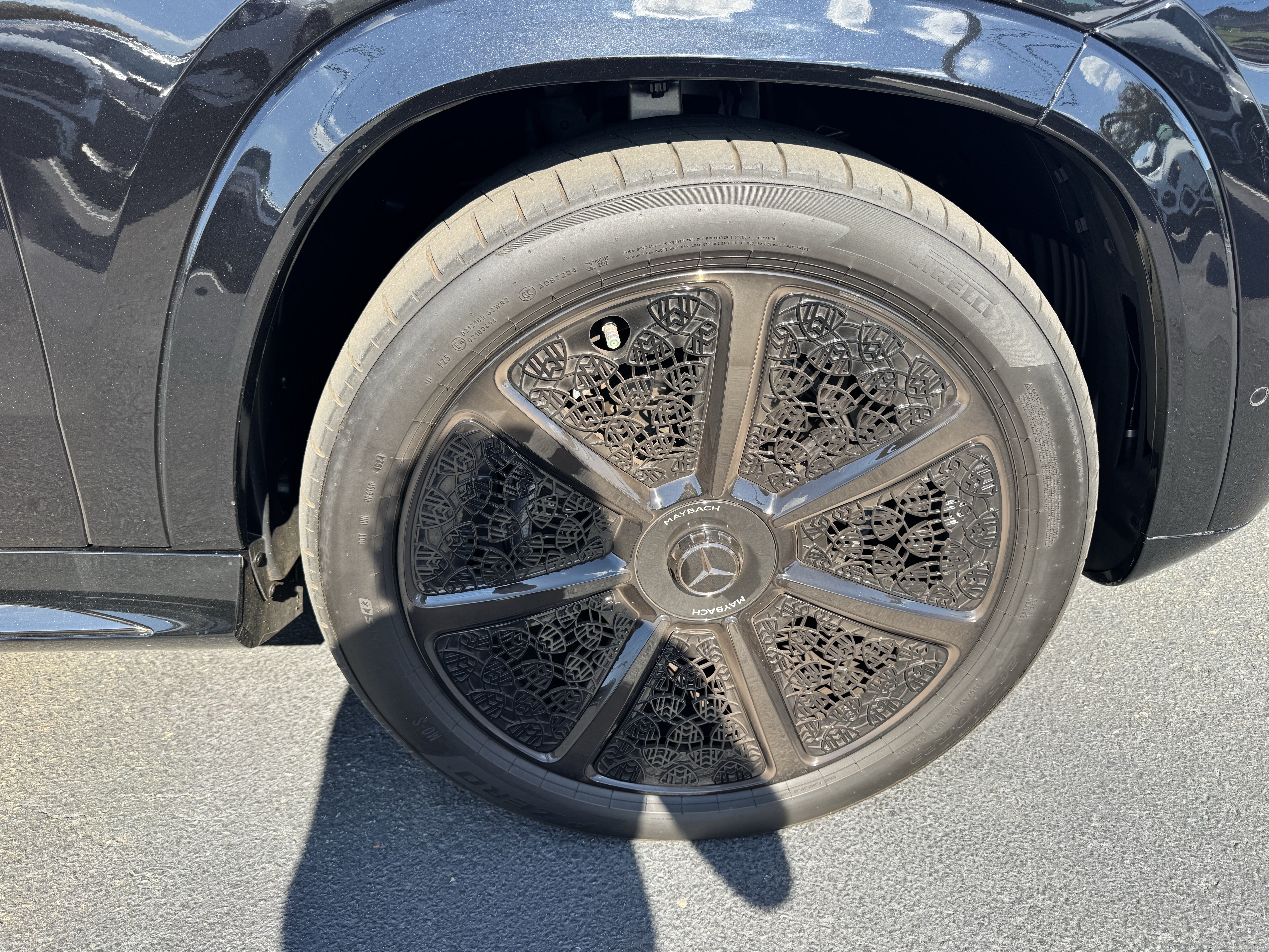 Certified 2025 Mercedes-Benz Maybach GLS 600 4MATIC image 13