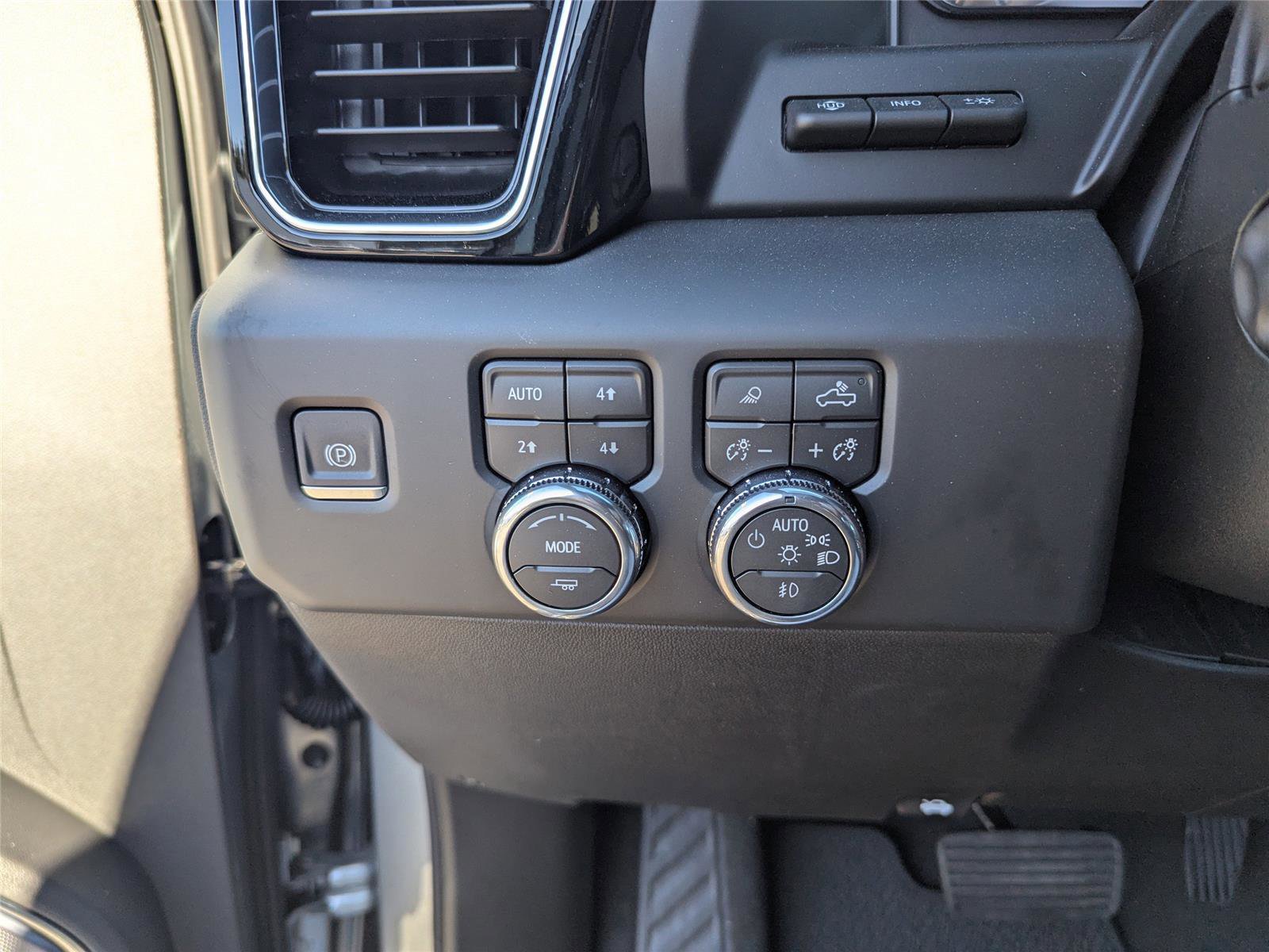 New 2026 GMC Sierra 1500 Denali w/ Denali Reserve Package image 9