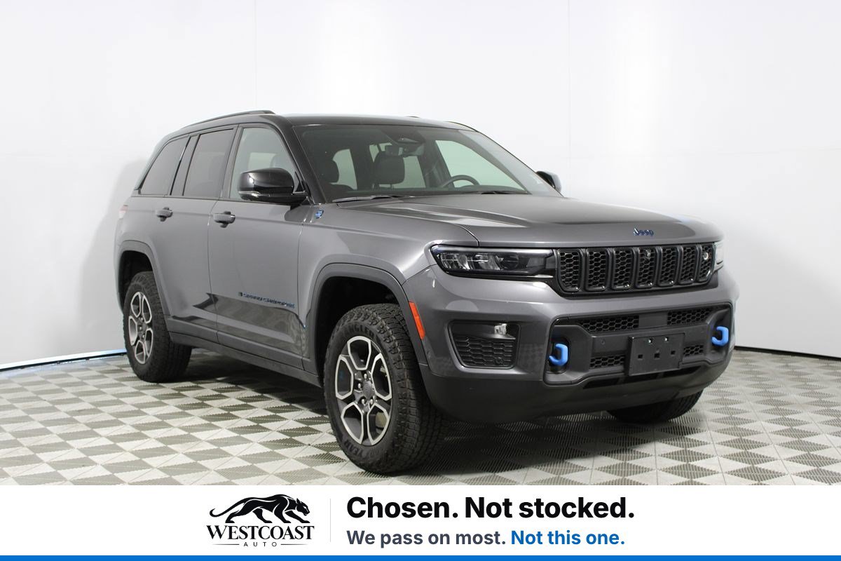 Used 2022 Jeep Grand Cherokee Trailhawk w/ Advanced Protech Group II AWD/4WD image 1