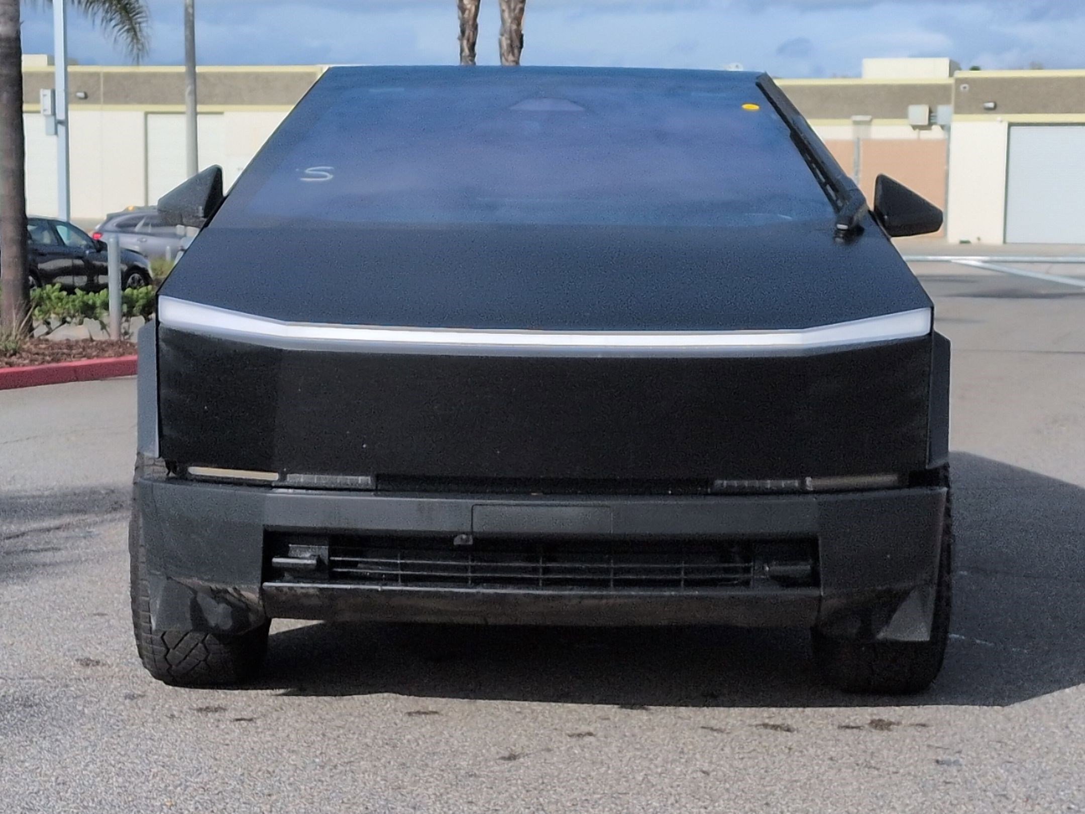 Used 2024 Tesla Cybertruck AWD Crew Cab image 3