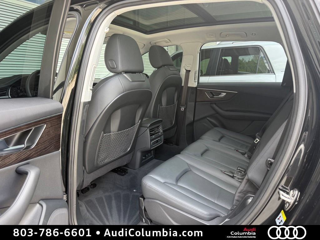 Used 2023 Audi Q7 3.0T Premium w/ Convenience Package AWD/4WD image 25