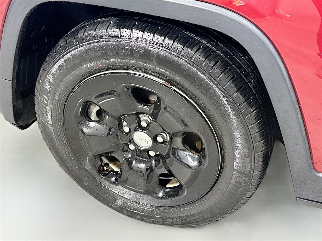 Used 2014 Jeep Cherokee Sport image 28