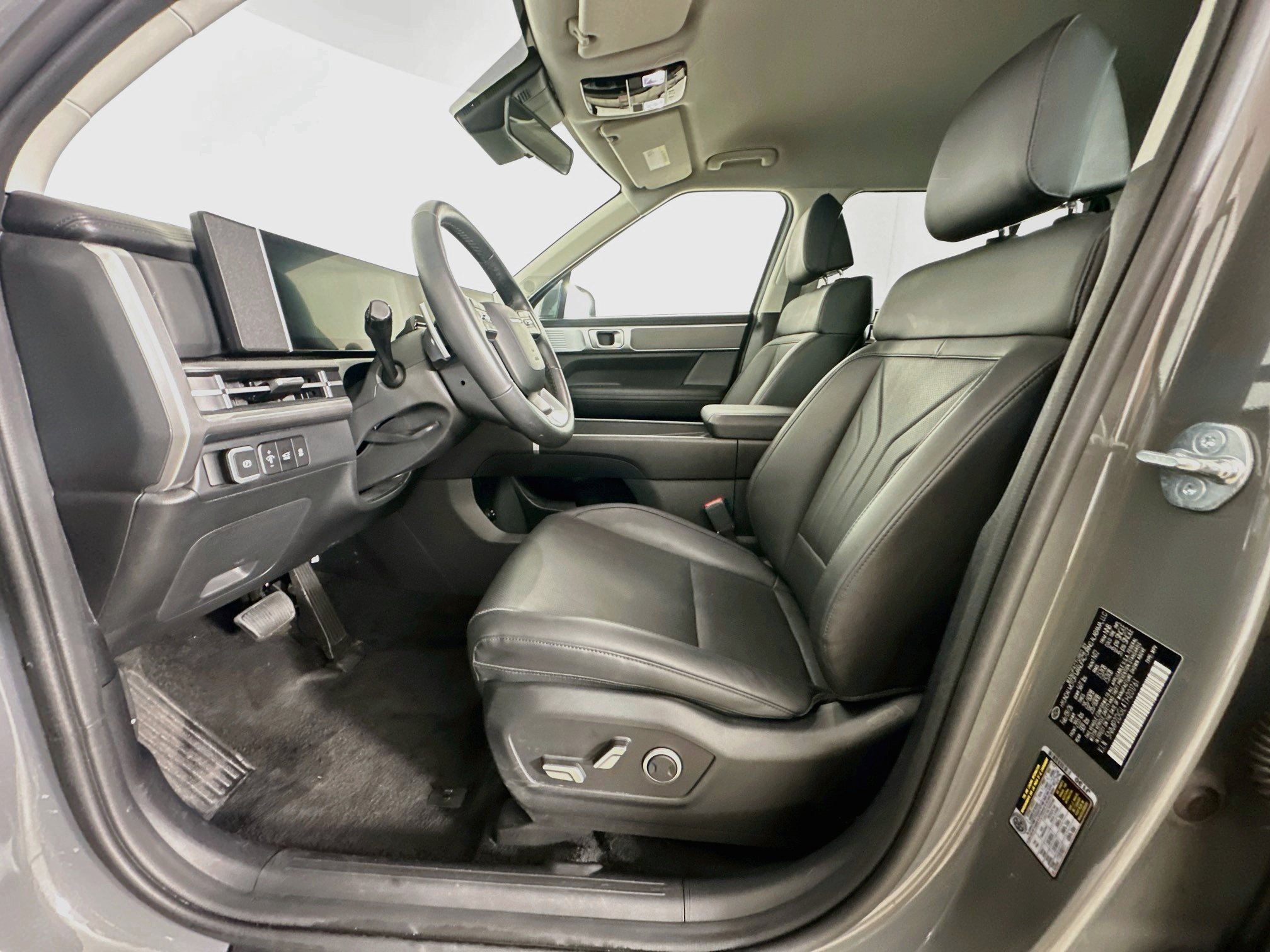 Used 2026 Hyundai Santa Fe SEL AWD/4WD image 13