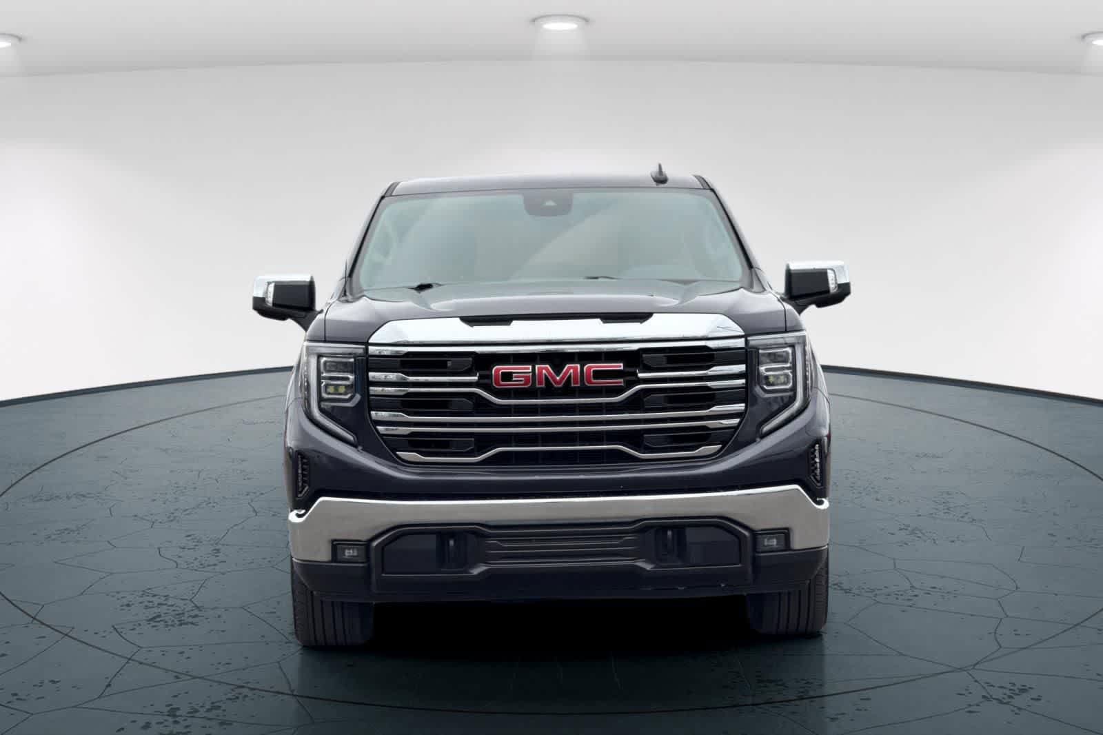 Used 2025 GMC Sierra 1500 SLT AWD/4WD image 10