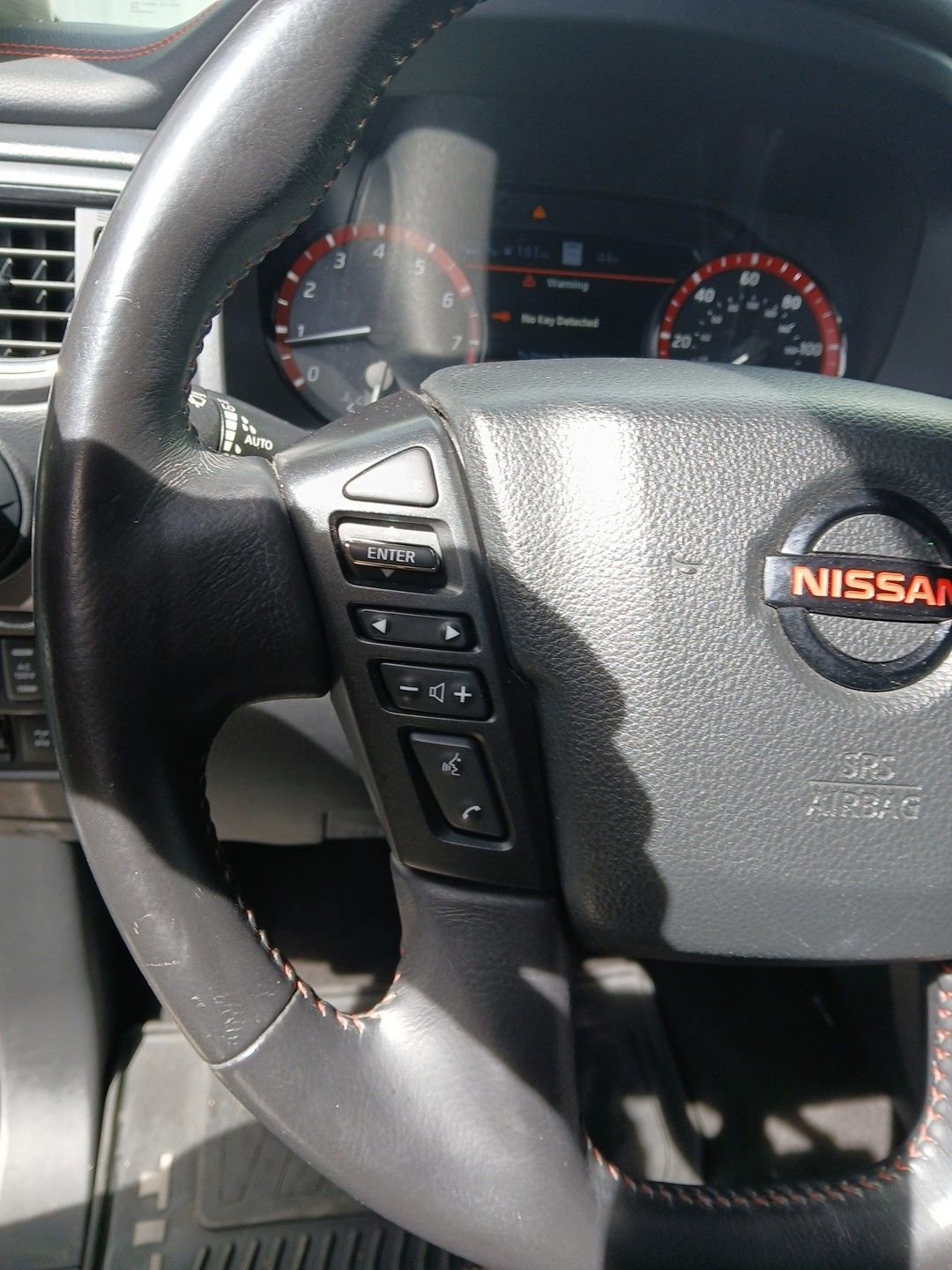 Used 2020 Nissan Titan PRO-4X w/ Pro-4x Convenience Package AWD/4WD image 28