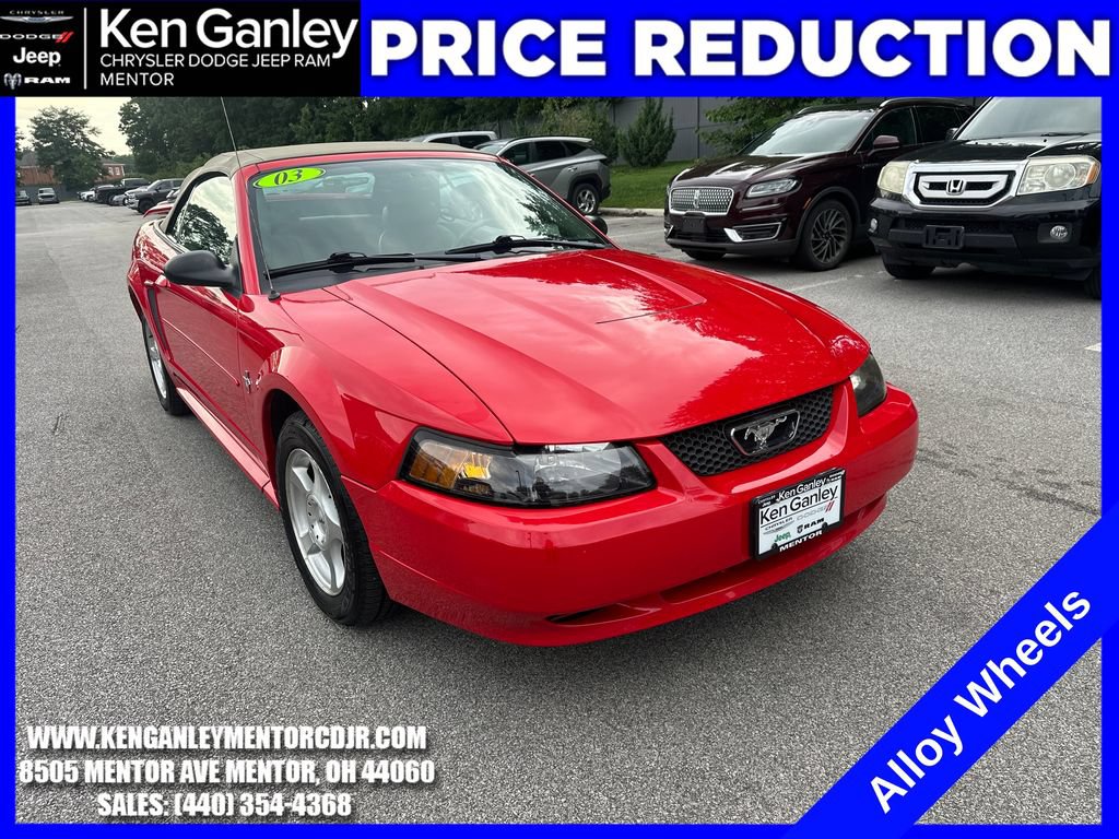 Used 2003 Ford Mustang Convertible RWD image 1