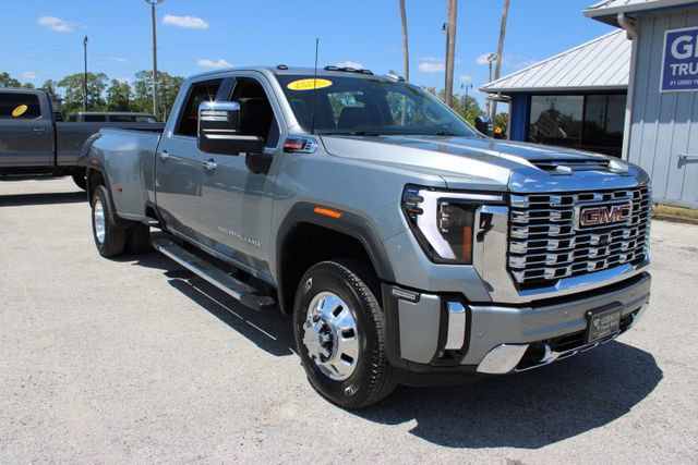 Used 2024 GMC Sierra 3500 Denali w/ Denali Reserve Package image 16