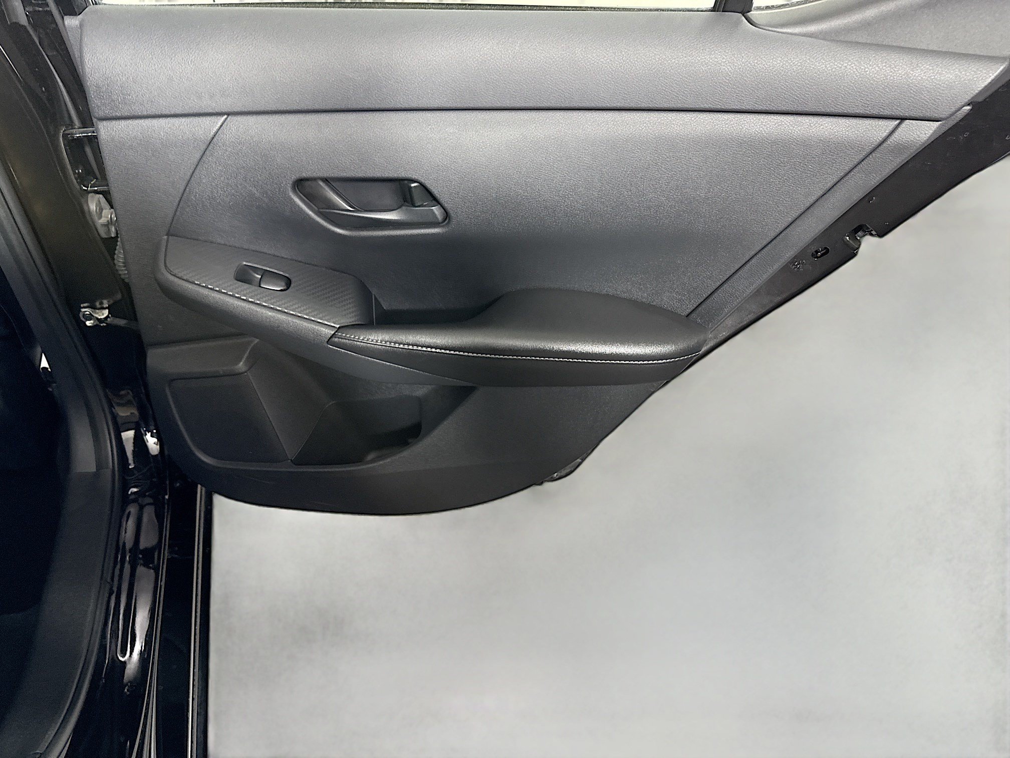 Used 2025 Nissan Sentra SV FWD image 28