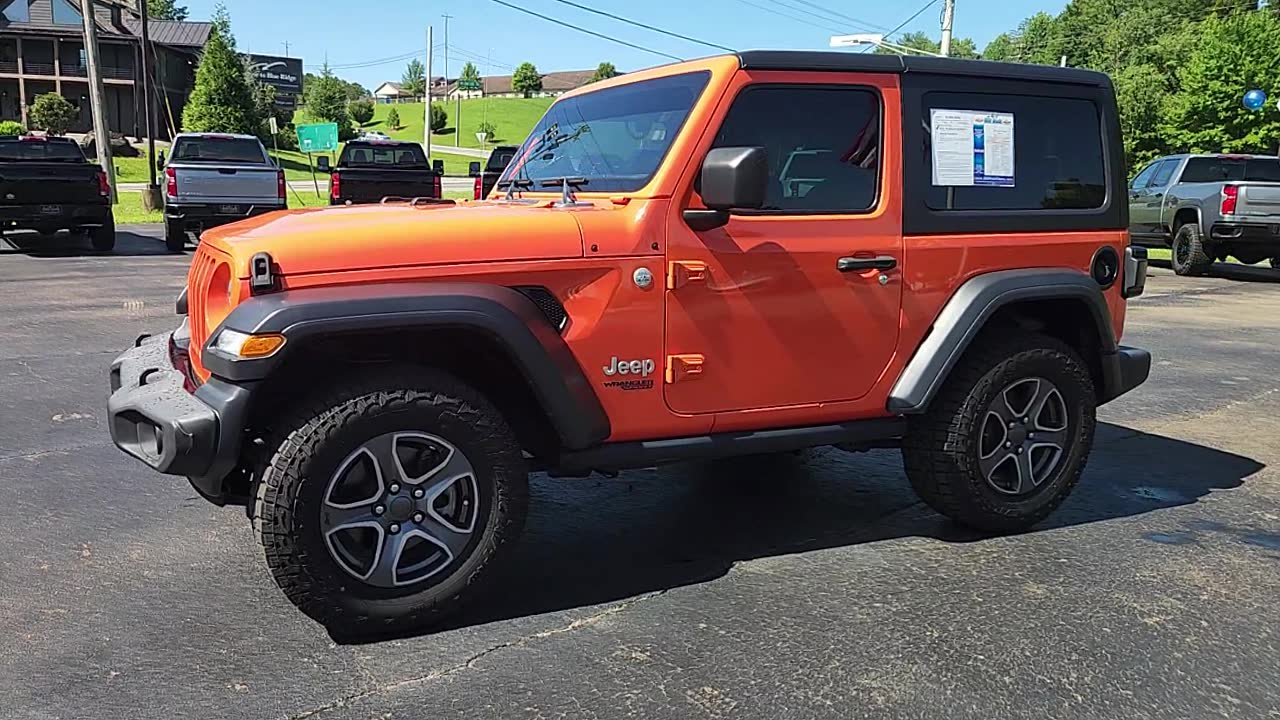 Used 2019 Jeep Wrangler Sport AWD/4WD image 2