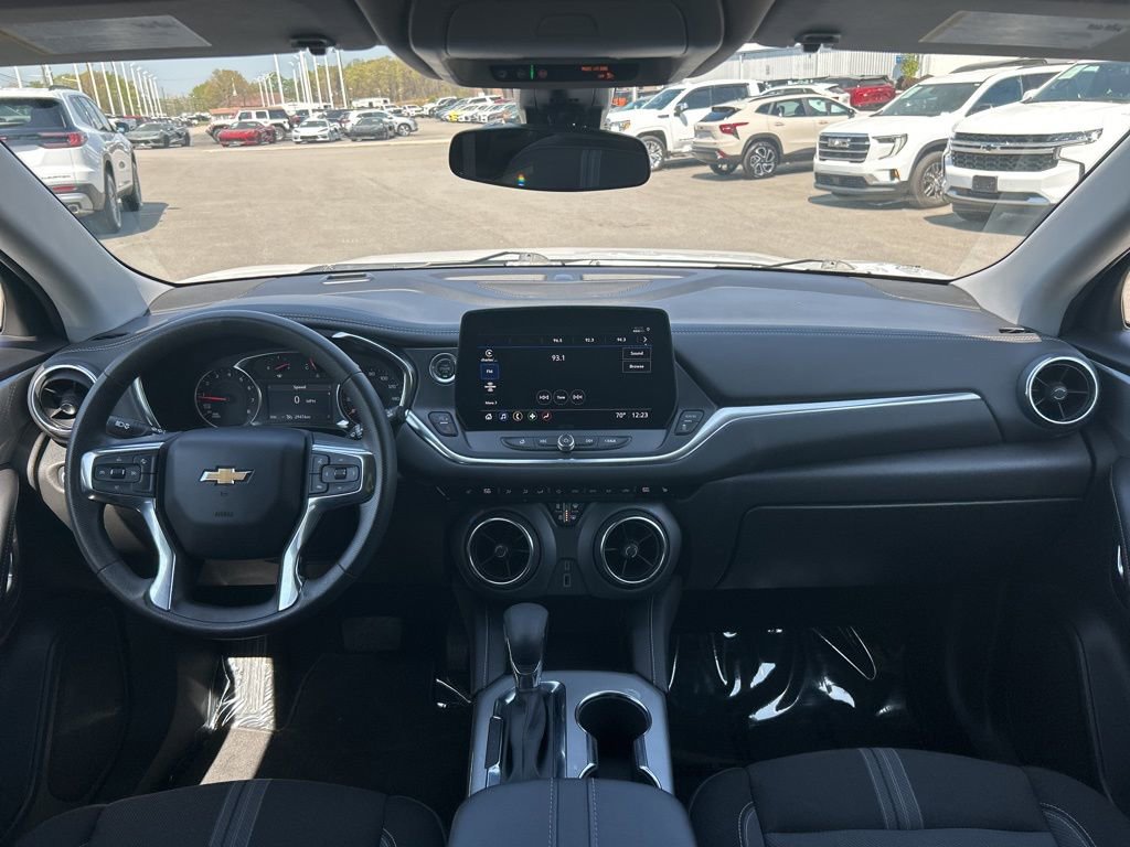 Used 2025 Chevrolet Blazer LT image 12
