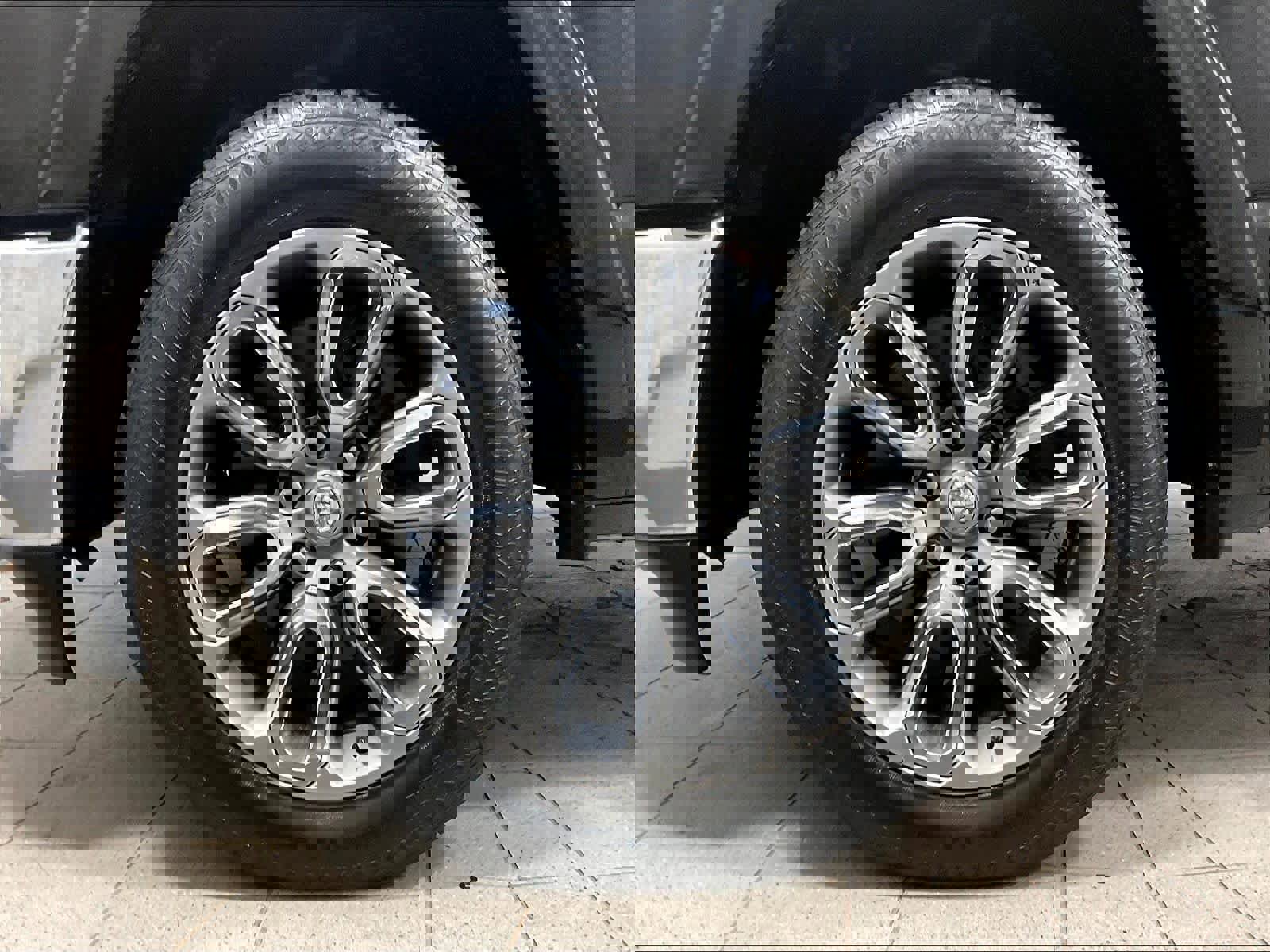 Used 2019 RAM 1500 Laramie image 7