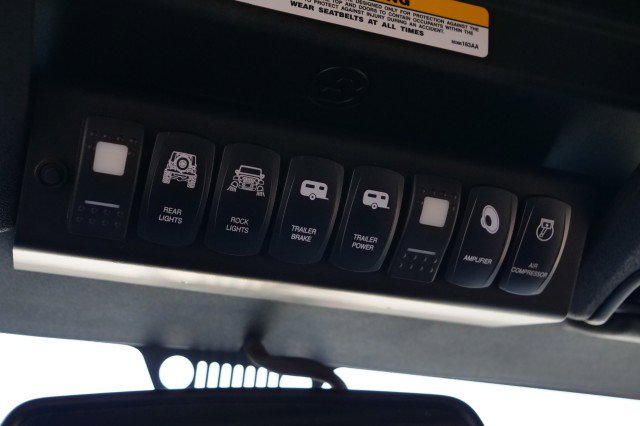 Used 2016 Jeep Wrangler Unlimited Rubicon w/ Connectivity Group image 22