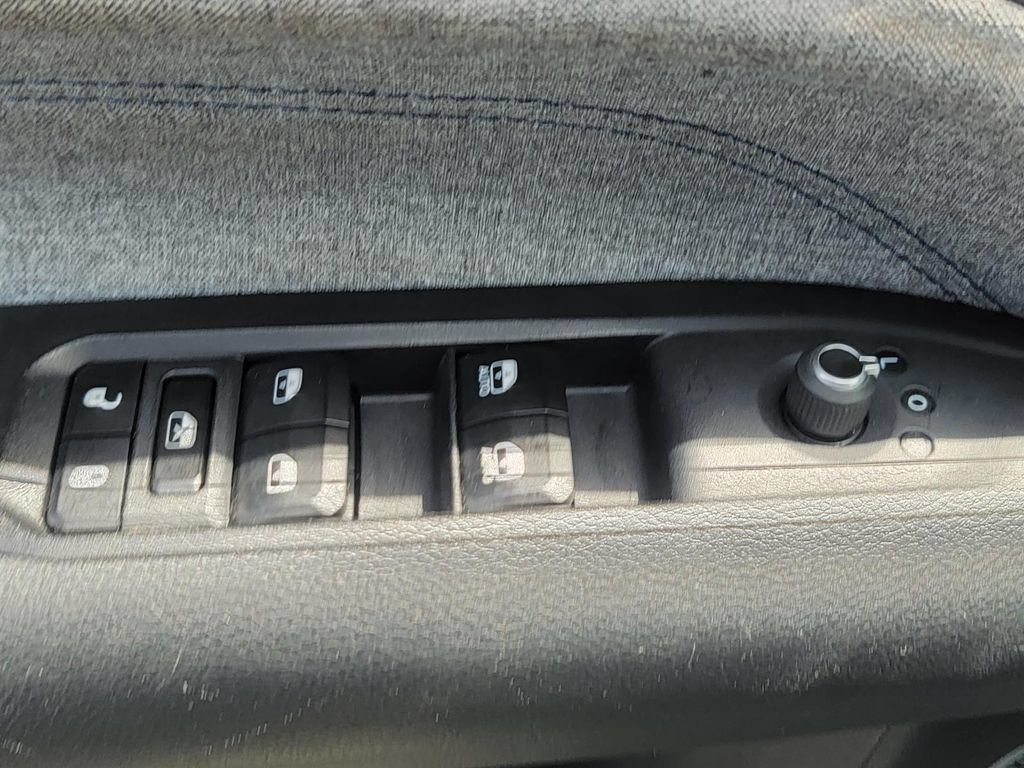 Used 2024 Jeep Compass Latitude AWD/4WD image 35