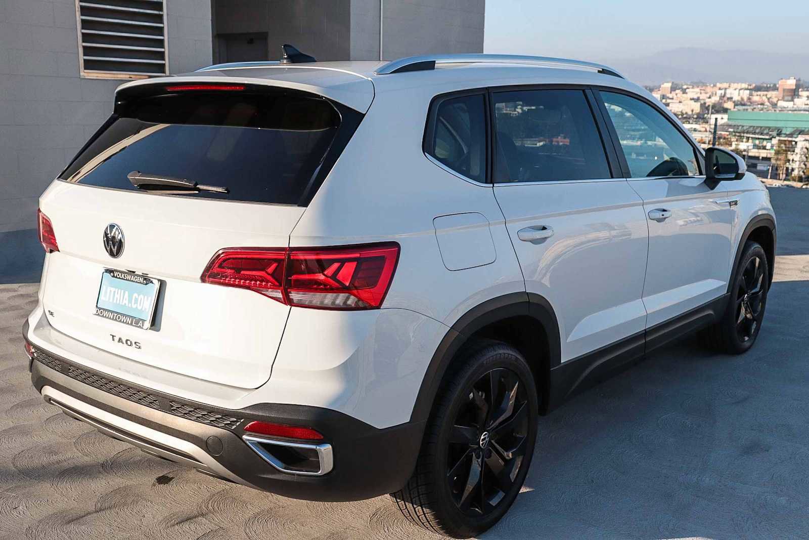 Used 2022 Volkswagen Taos SE image 6