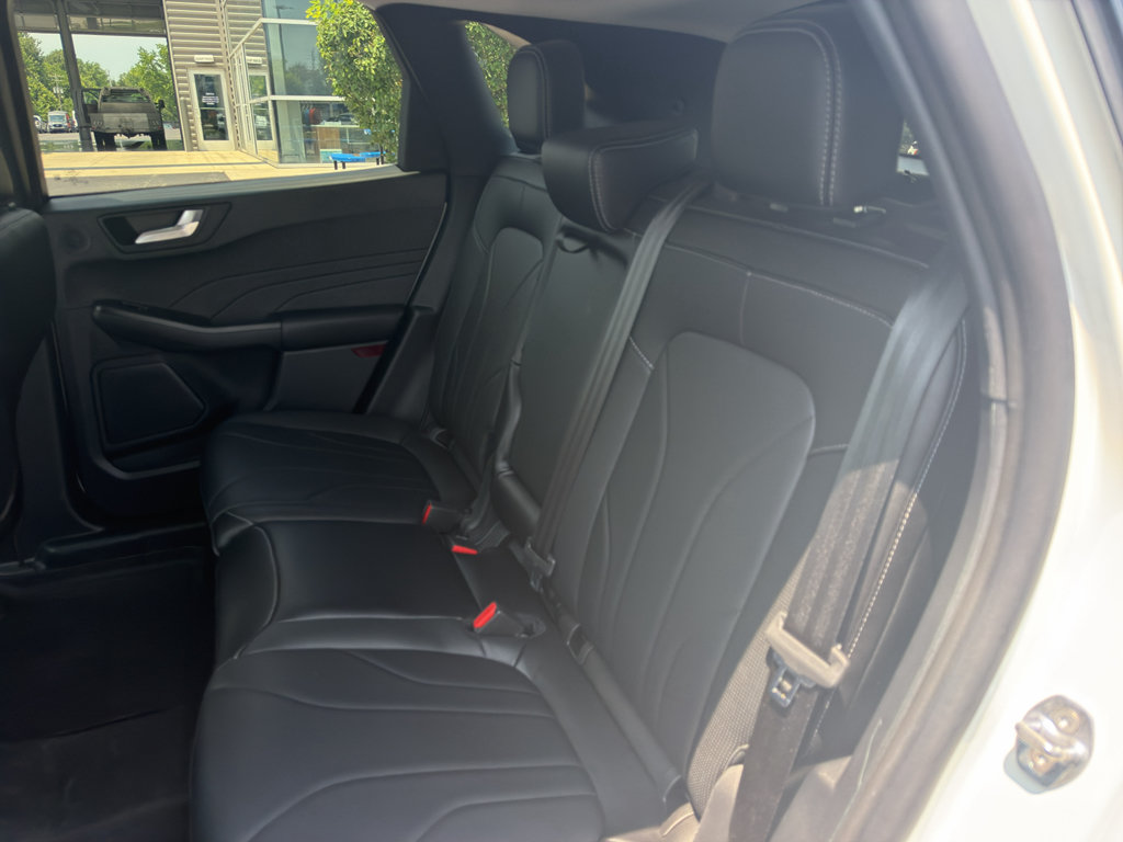 Used 2025 Ford Escape Platinum w/ Premium Technology Package AWD/4WD image 17