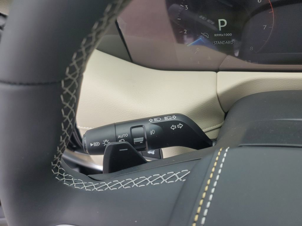 New 2025 Nissan Armada Platinum Reserve image 18