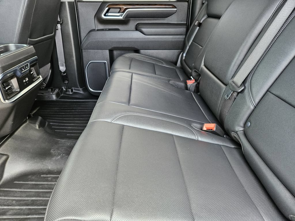 Used 2025 GMC Sierra 3500 SLT w/ SLT Premium Package AWD/4WD image 36