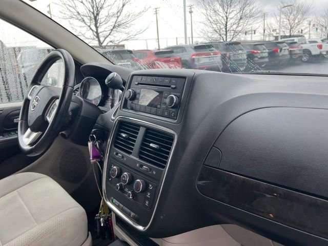 Used 2012 Dodge Grand Caravan SE image 26