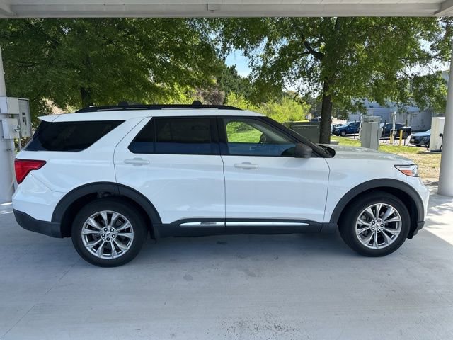 Used 2020 Ford Explorer XLT w/ Equipment Group 202A image 2