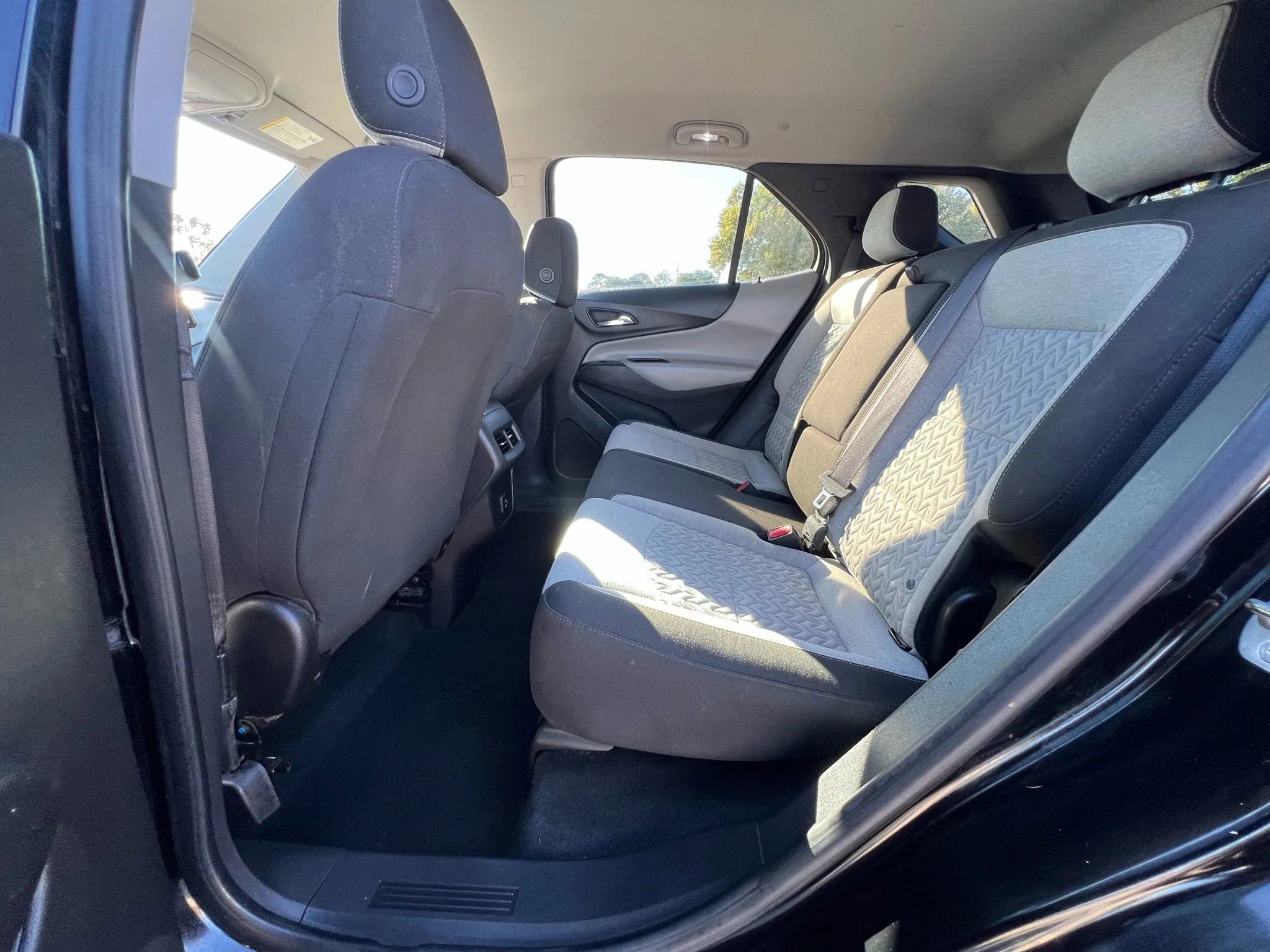 Used 2023 Chevrolet Equinox LS w/ LS Convenience Package image 14