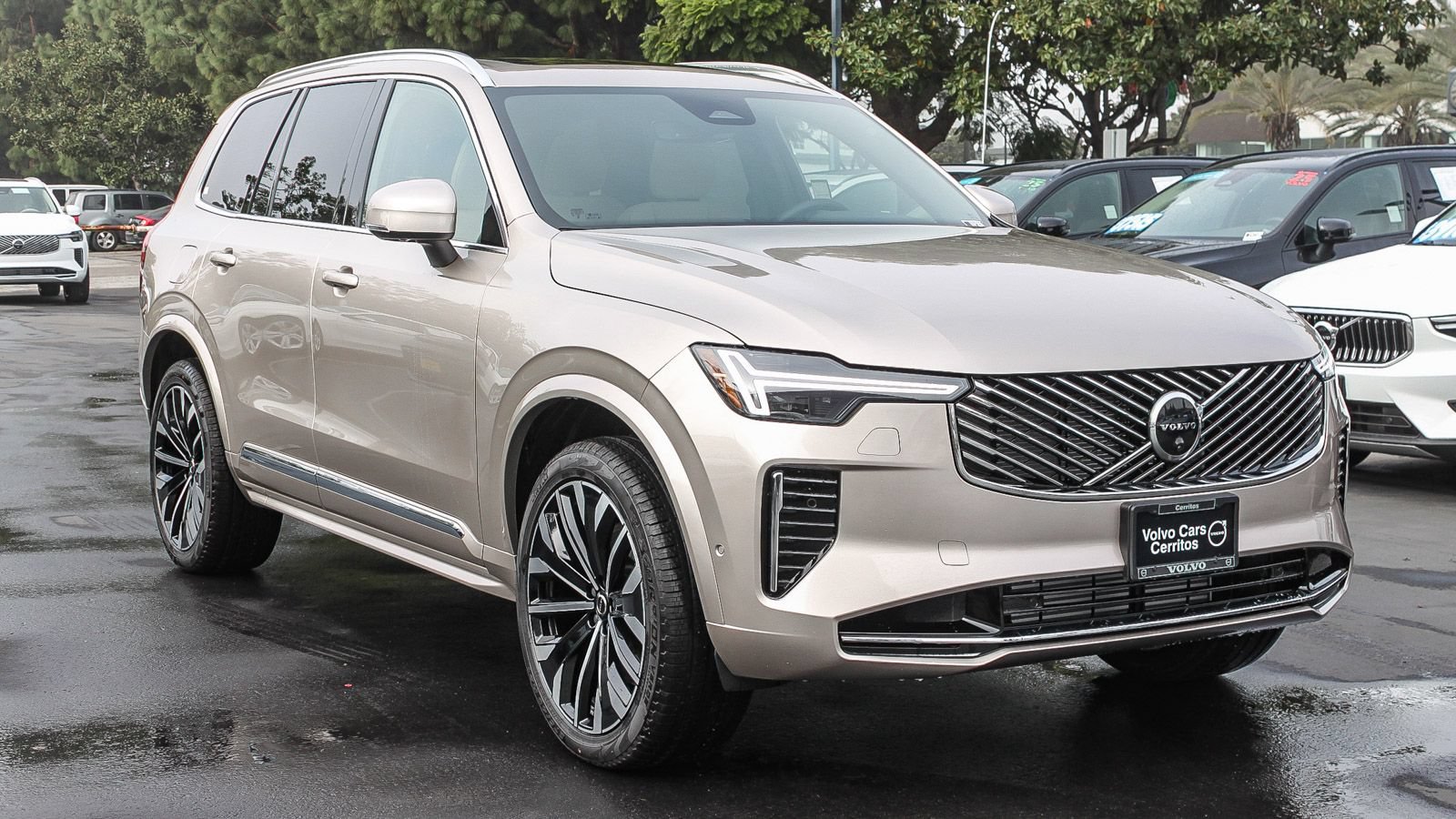 New 2026 Volvo XC90 T8 Plus w/ Protection Package Premier AWD/4WD image 3