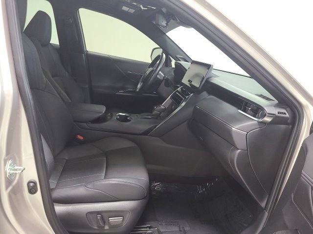 Certified 2022 Toyota Venza Limited AWD/4WD image 12