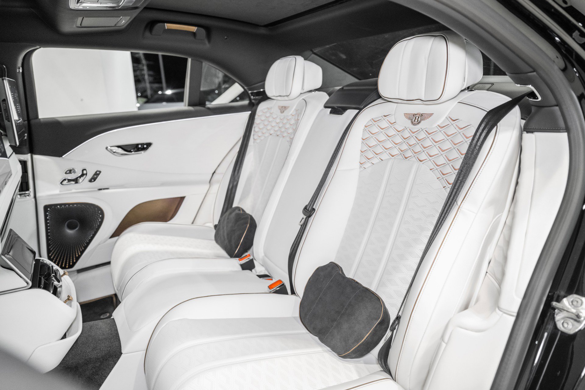 New 2026 Bentley Flying Spur Plug-In Hybrid image 25