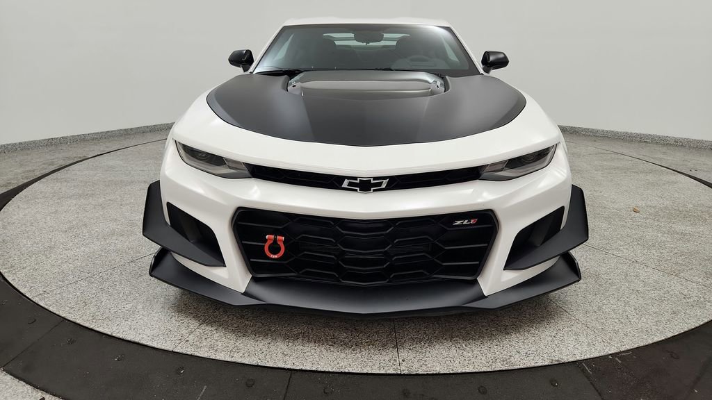 Used 2021 Chevrolet Camaro ZL1 RWD image 9