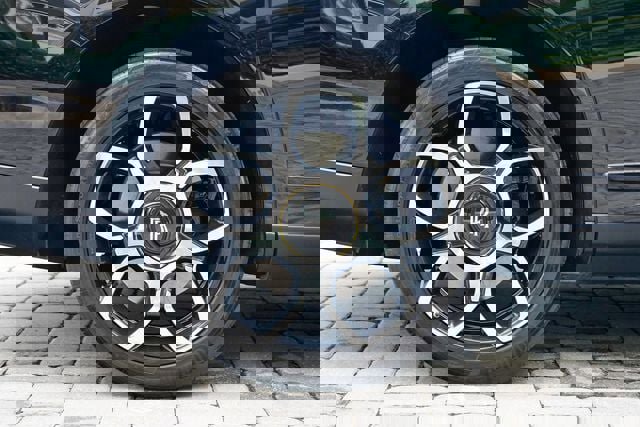 Used 2020 Rolls-Royce Cullinan Black Badge image 30