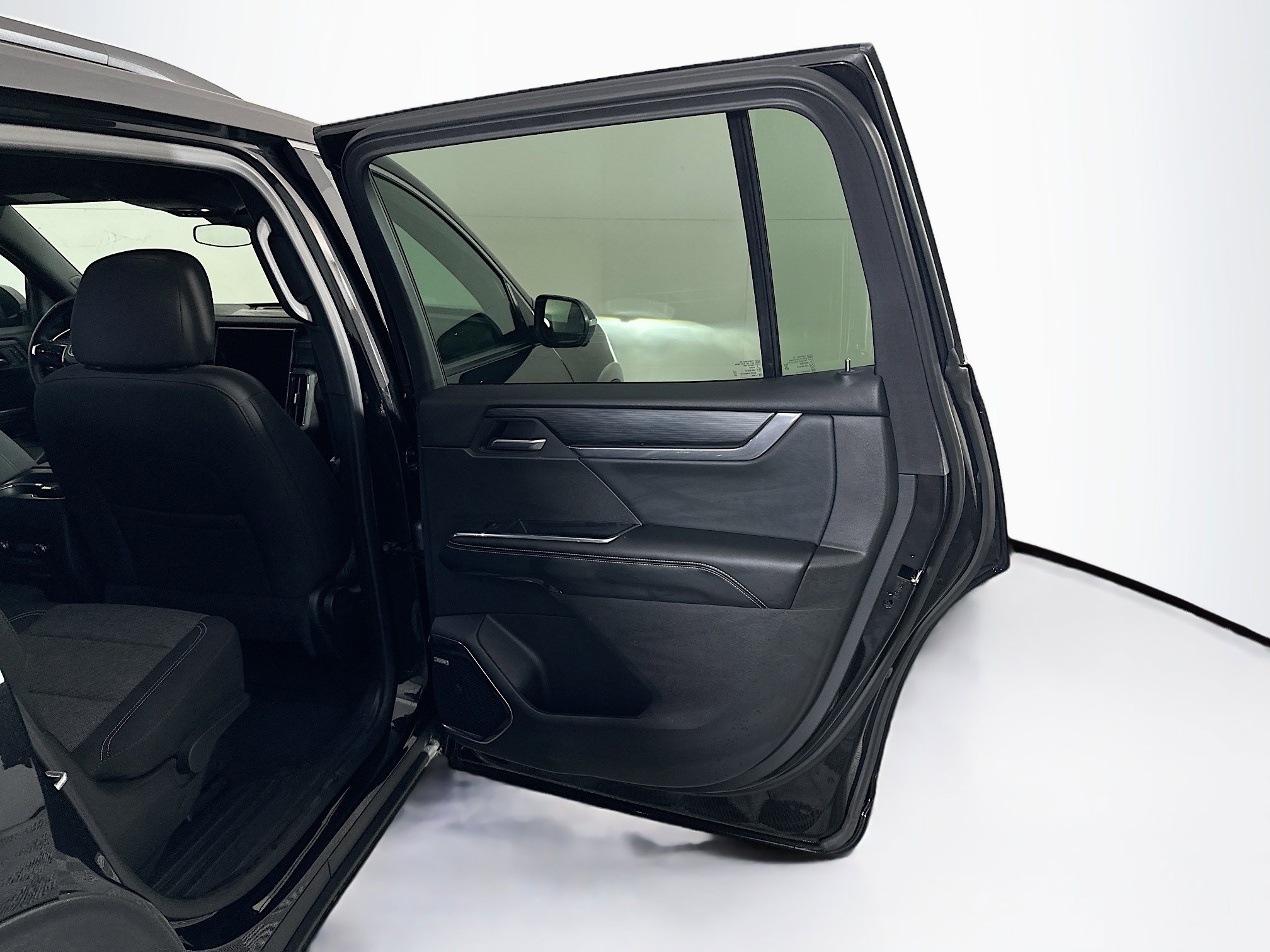 Used 2025 GMC Acadia Elevation image 32