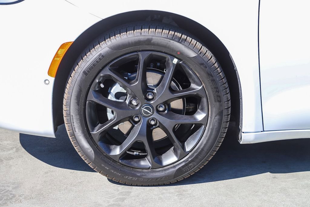 New 2026 Chrysler Pacifica Select FWD image 11