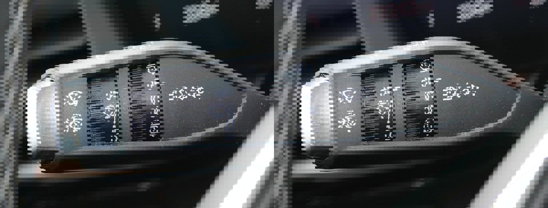 Used 2025 Buick Envision Sport Touring image 27