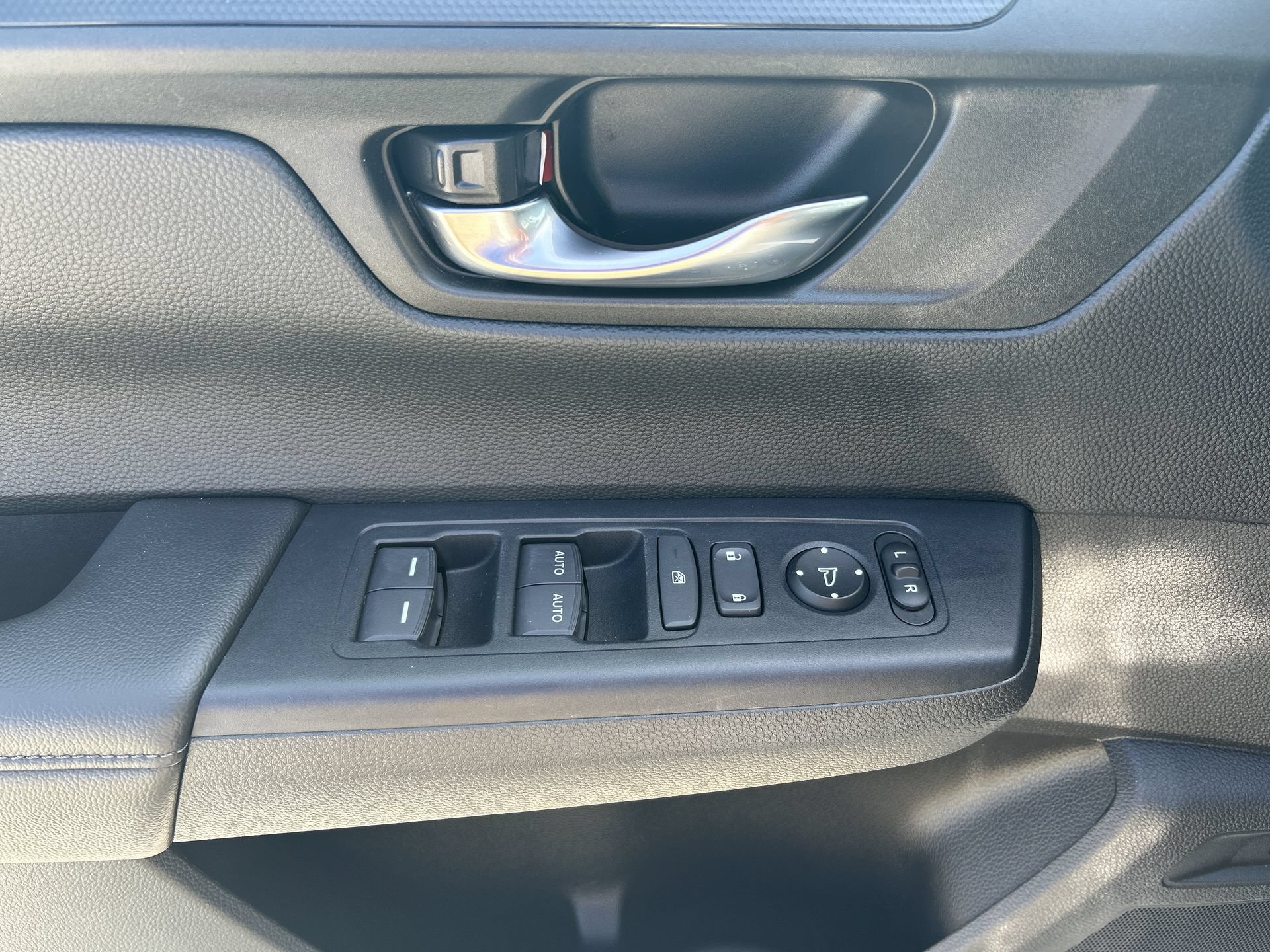 Used 2024 Honda CR-V EX image 15