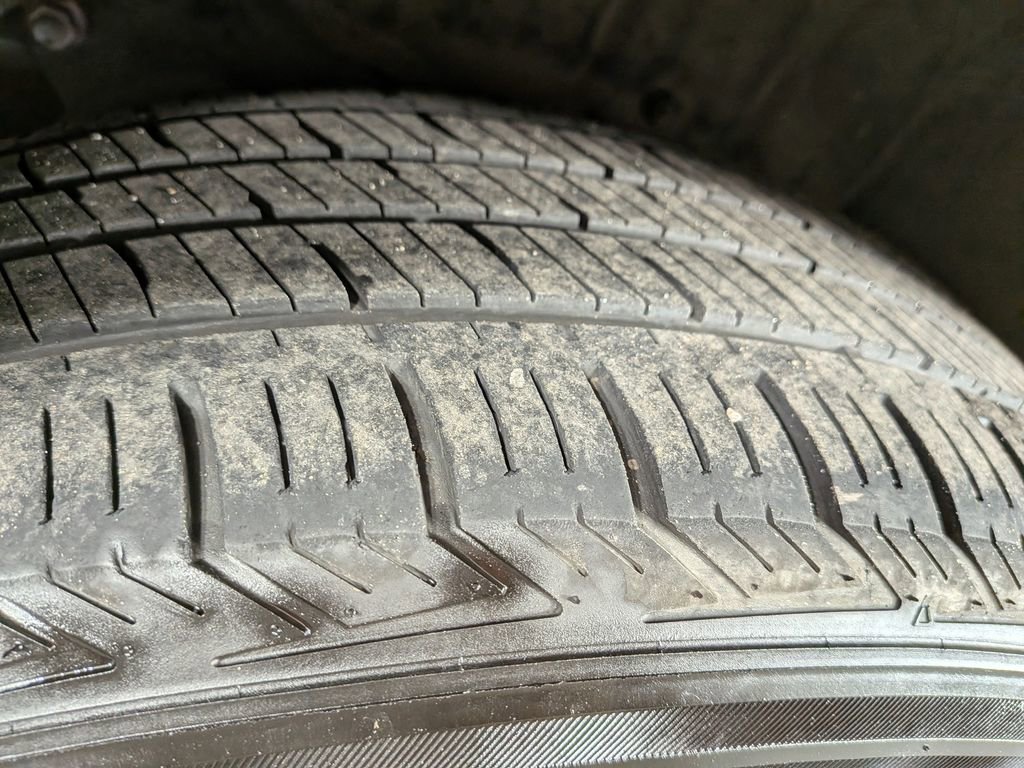 Used 2021 Toyota Highlander XLE image 14