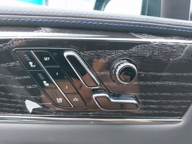 New 2025 Cadillac Escalade IQ Sport 1 w/ LPO, ONYX Package image 34