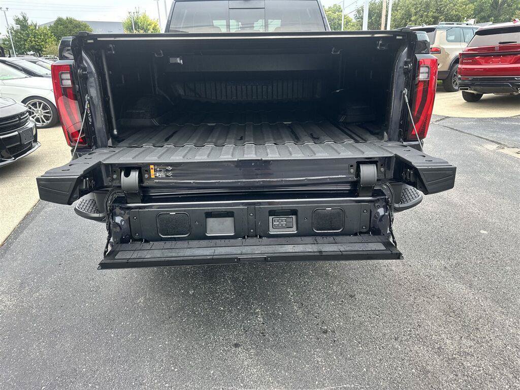 Used 2025 GMC Sierra 3500 Denali Ultimate AWD/4WD image 21