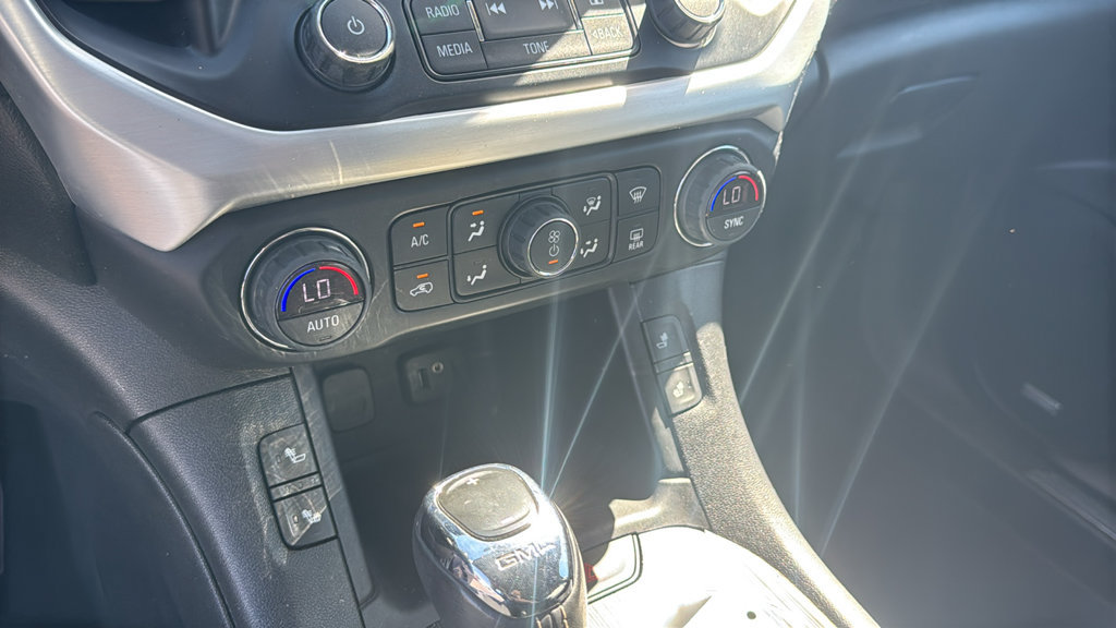 Used 2019 GMC Acadia SLT AWD/4WD image 20