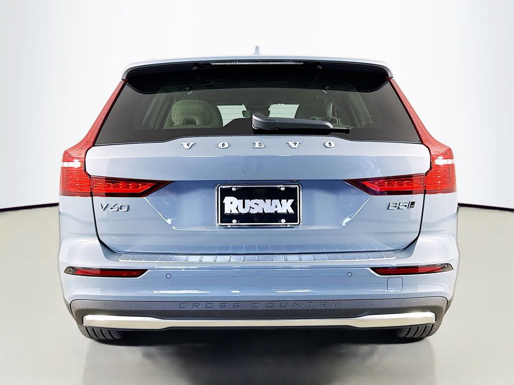 Certified 2024 Volvo V60 B5 Cross Country Plus AWD/4WD image 6