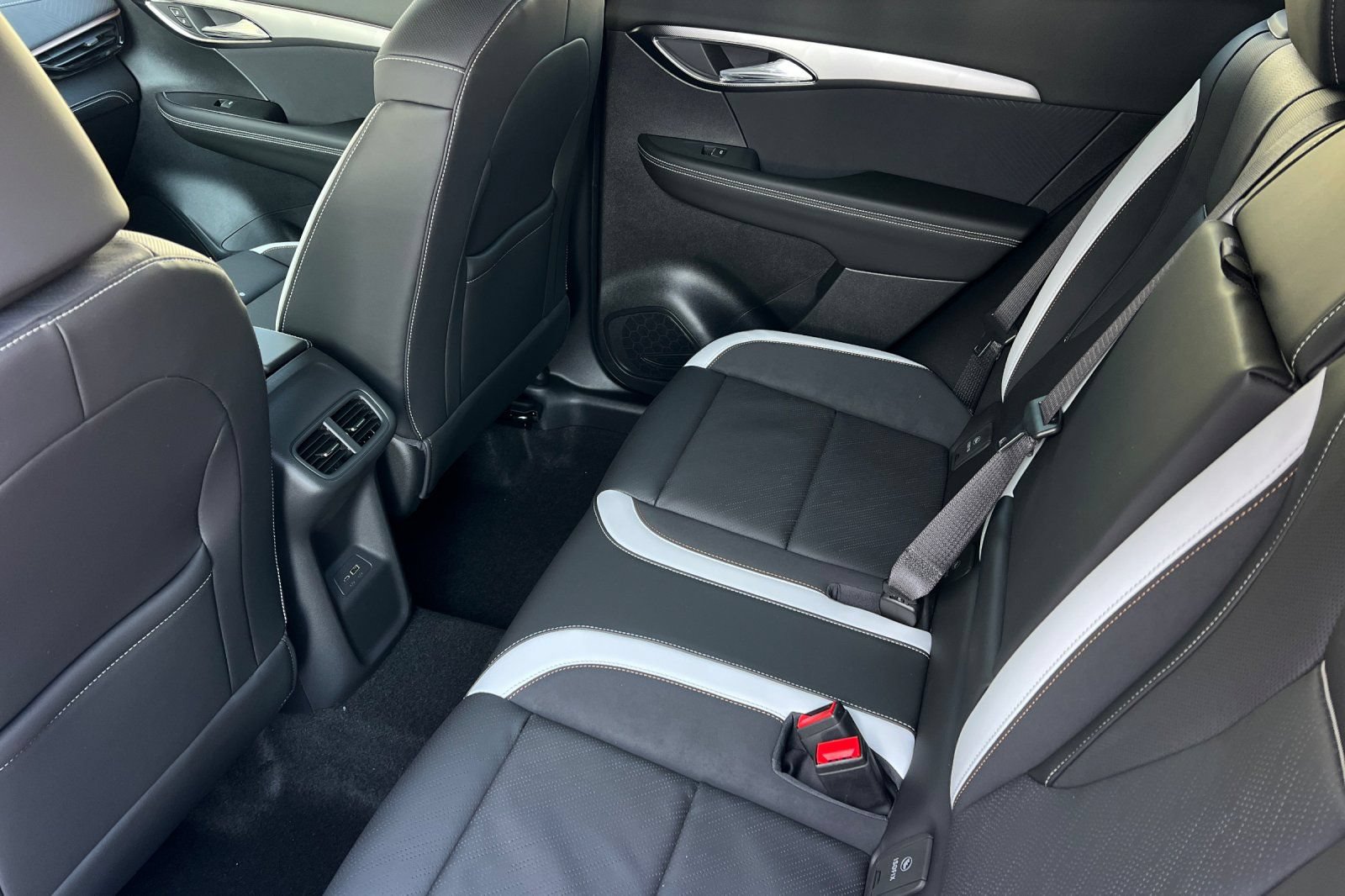 New 2026 Buick Envision Sport Touring AWD/4WD image 11