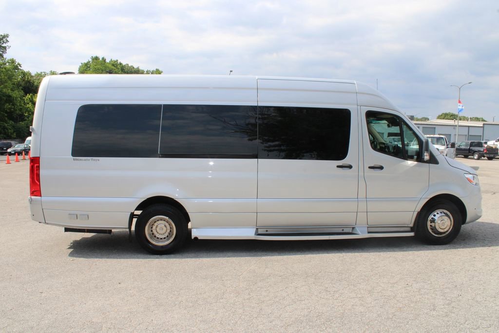 Used 2021 Mercedes-Benz Sprinter 3500 image 11