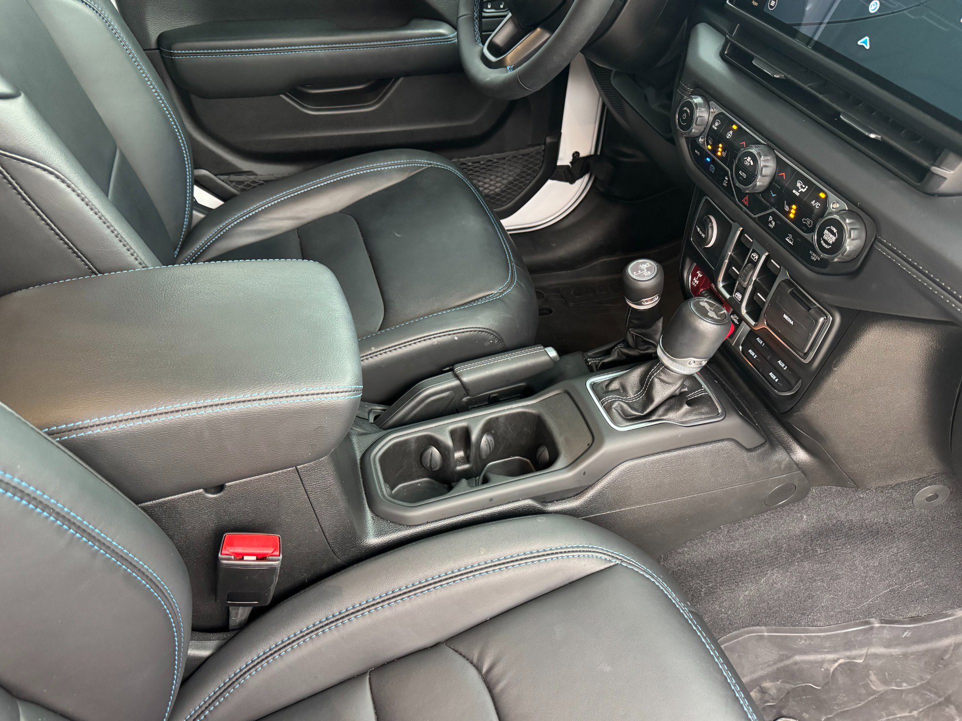 Used 2025 Jeep Wrangler Unlimited Rubicon 4xe image 22