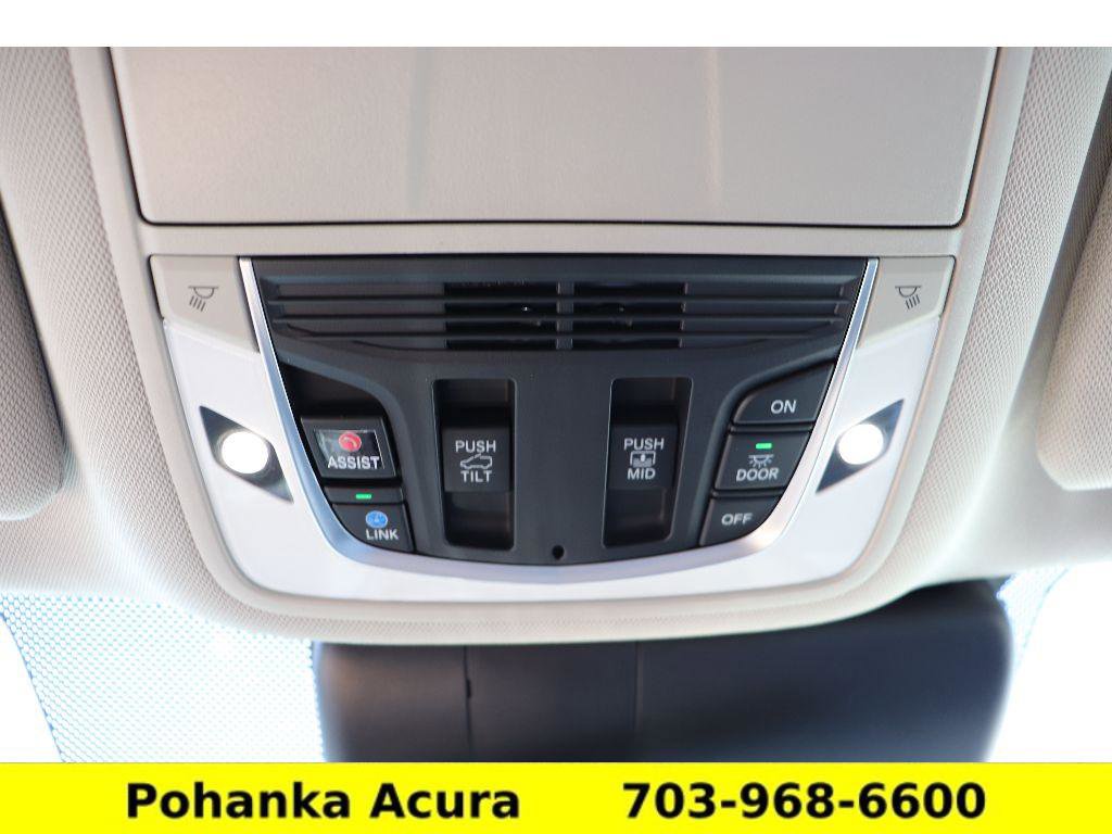 Certified 2025 Acura RDX SH-AWD w/ Technology Package image 18