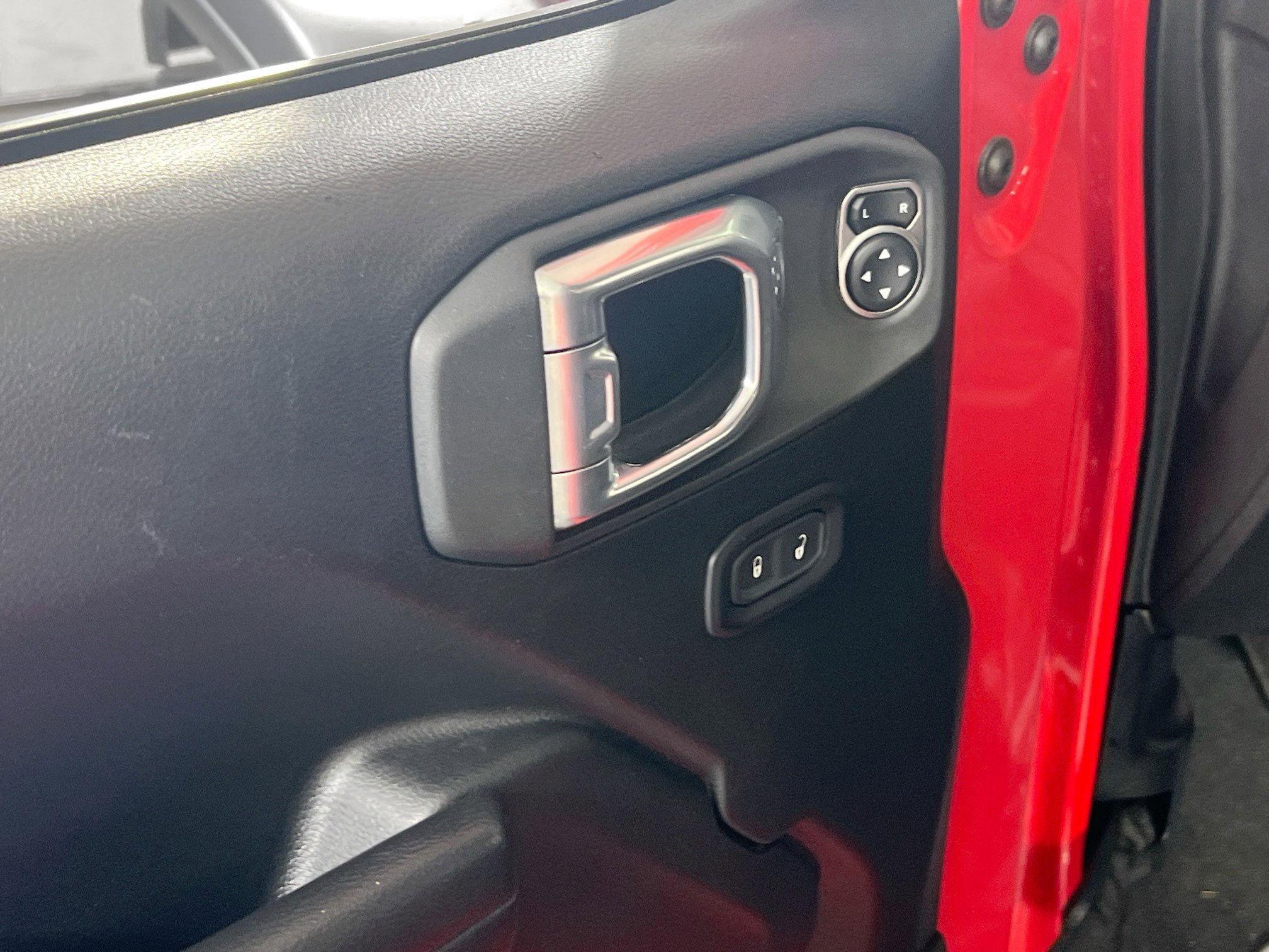 Used 2021 Jeep Wrangler Sport S image 17