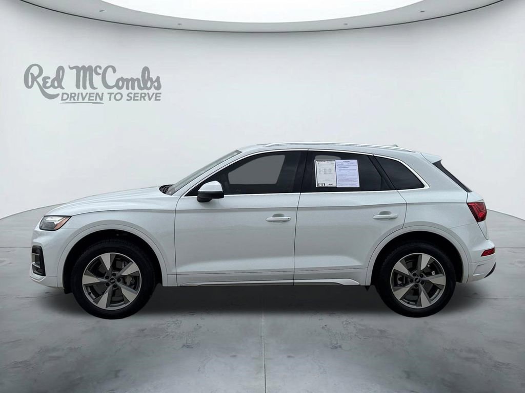 Used 2024 Audi Q5 2.0T Premium w/ Convenience Package image 2
