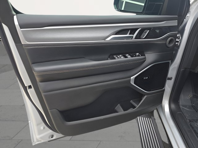 New 2026 Jeep Grand Wagoneer Limited AWD/4WD image 10
