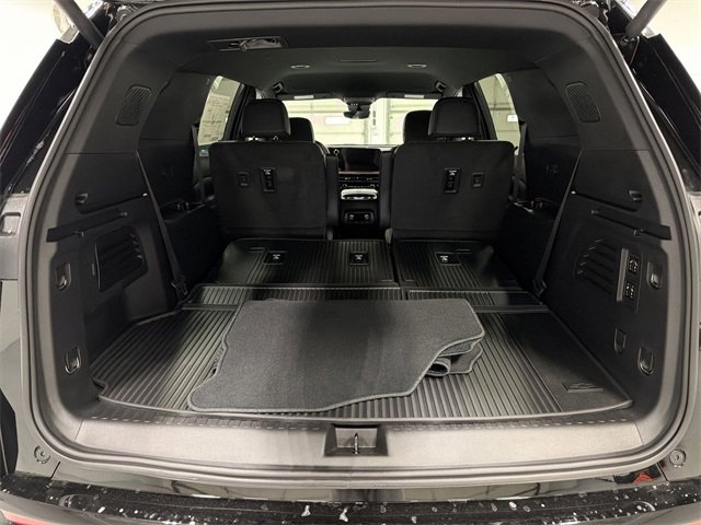 New 2026 Chevrolet Traverse RS w/ LPO, Floor Liner Package image 16