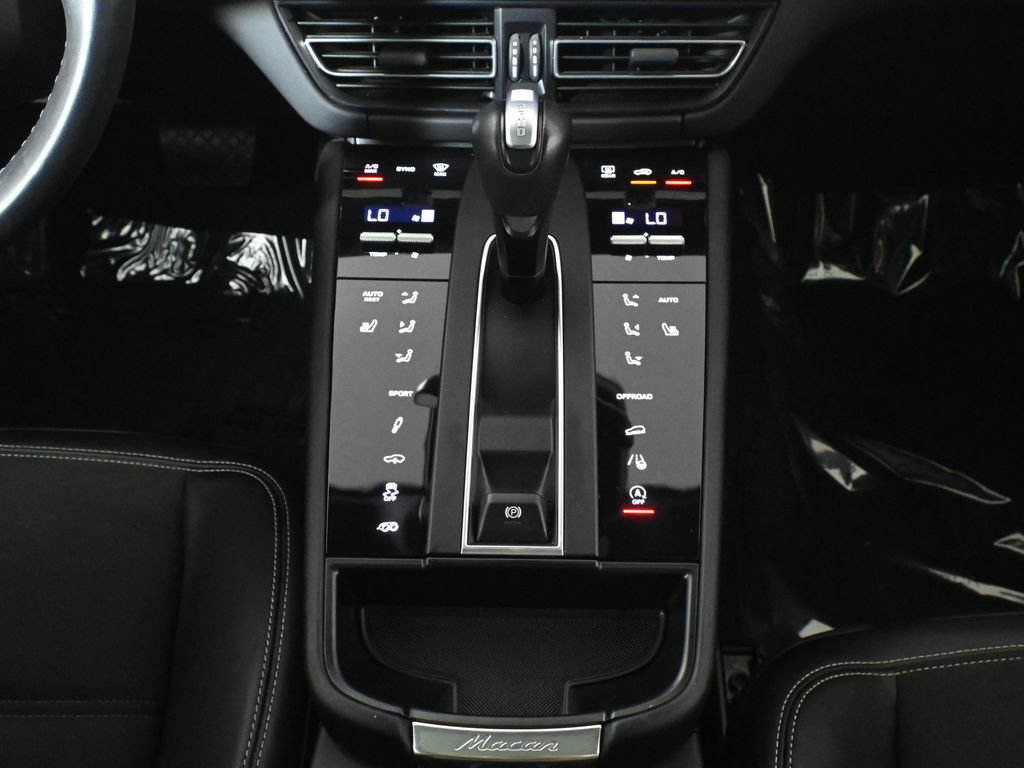 Used 2024 Porsche Macan GTS AWD/4WD image 24