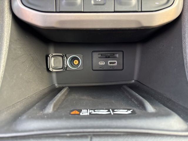 Used 2023 GMC Acadia Denali w/ Denali Technology Package image 27