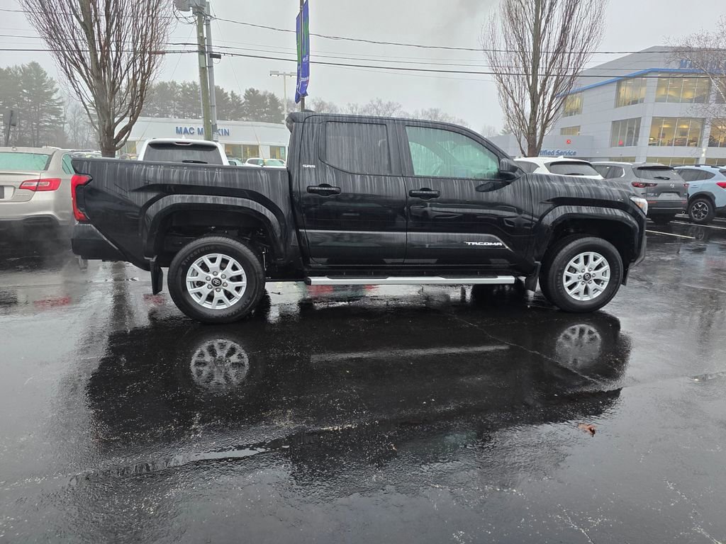 Used 2024 Toyota Tacoma SR5 AWD/4WD image 8