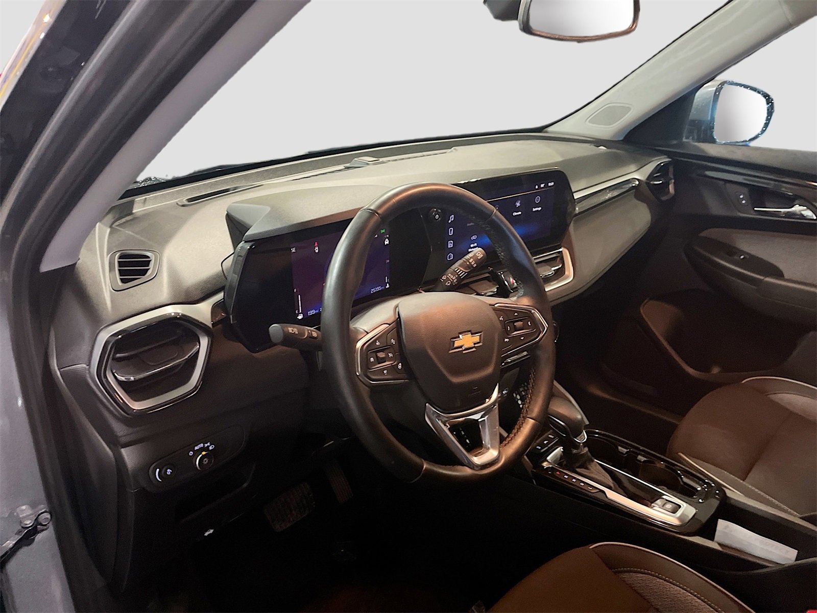 Used 2024 Chevrolet TrailBlazer LT w/ Convenience Package image 9